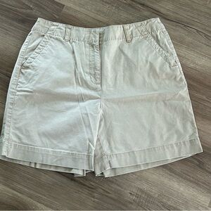 TALBOTS Vintage Stretch Khaki Cream Mom Shorts Women Size 10